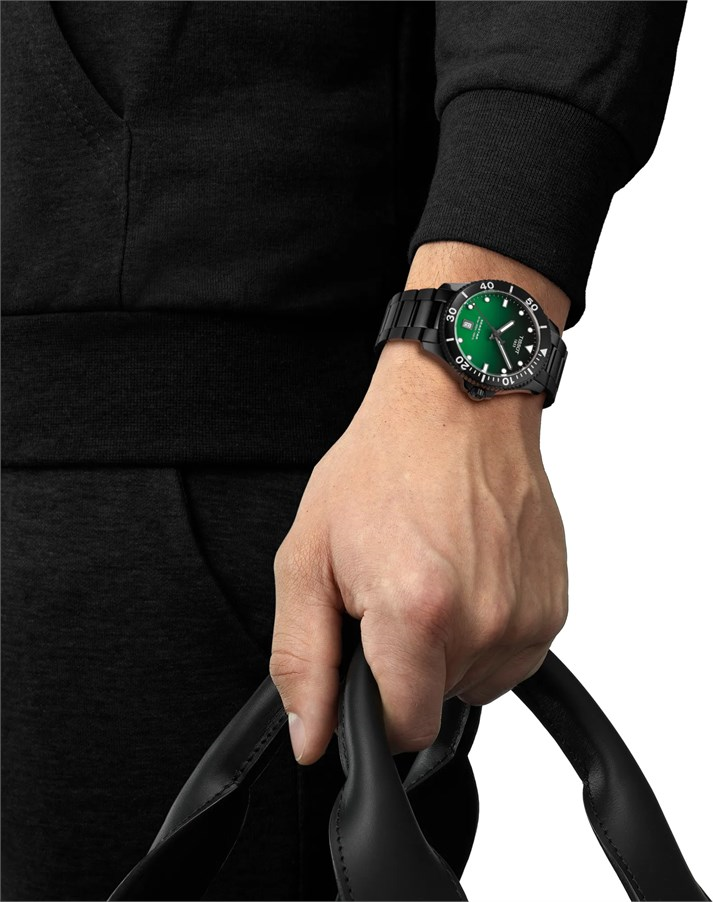 Tissot T1204103309100 Saat